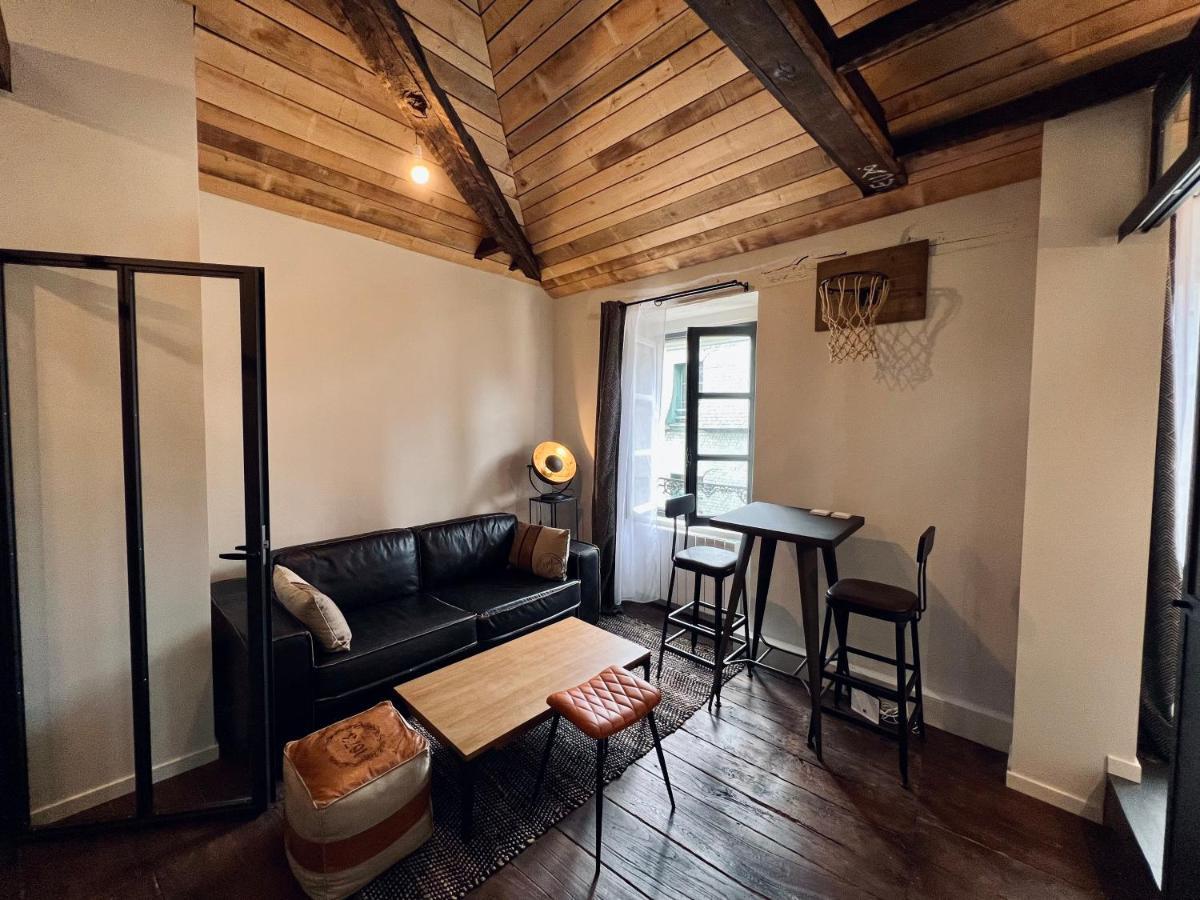Les Suites De La Tour D'Embas Vitré Exterior foto